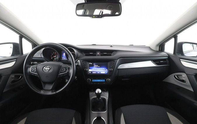 Toyota Avensis cena 64000 przebieg: 108880, rok produkcji 2016 z Prószków małe 379